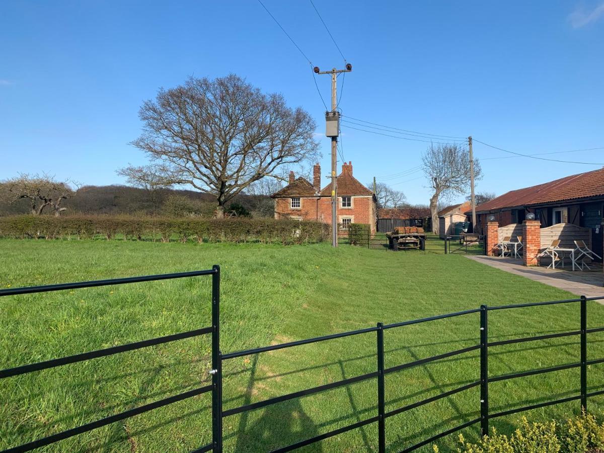 Plumptons Farm Holiday Lodges Colchester Exterior foto